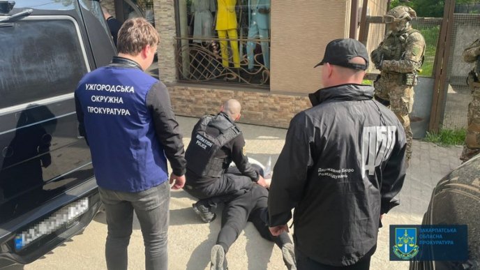 Як на Закарпатті харків’янин 20000 доларів заробляв: розкрито схему – 02