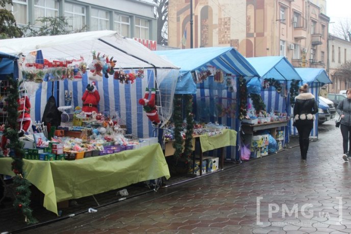 У Мукачеві розпочався новорічний ярмарок – 19