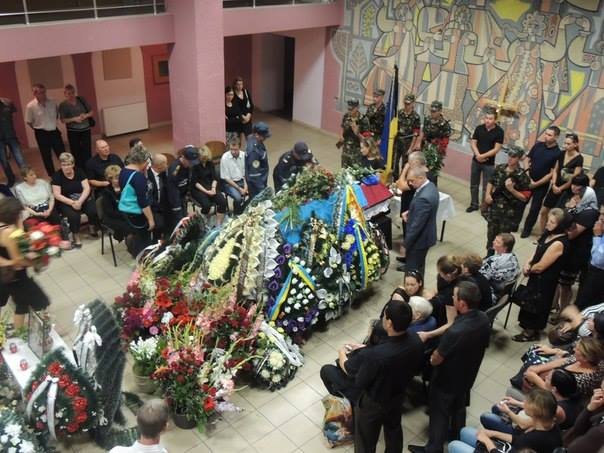 Берегово попрощалось з третім земляком, який загинув у зоні АТО (ФОТОФАКТ) – 08