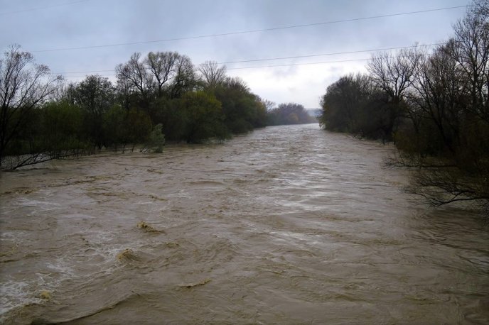 На Ужгородщині вода затопила три футбольних поля, земельні угіддя та пляж з будиночками в Оноківцях – 10 На Ужгородщині вода затопила три футбольних поля, земельні угіддя та пляж з будиночками в Оноківцях – 10