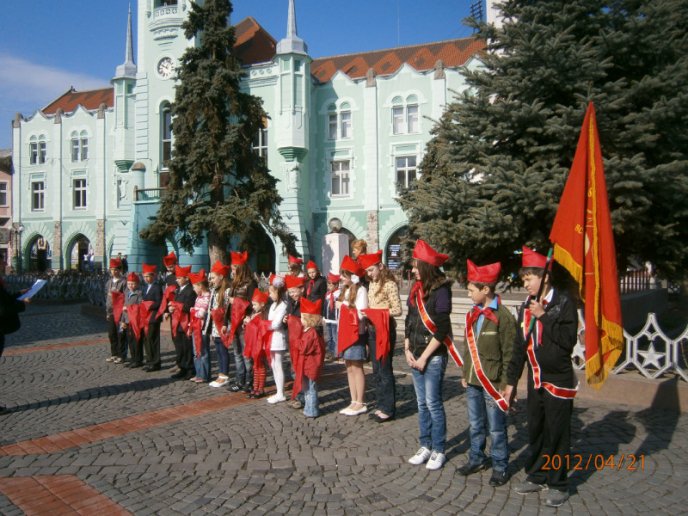 Мукачівських школярів прийняли в піонери (ФОТОРЕПОРТАЖ) – 08