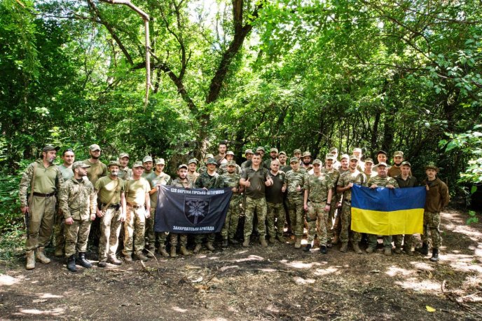 Військовим 128 бригади вручили державні і відомчі нагороди – 01