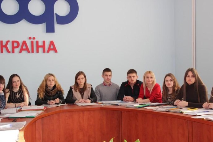 Десант з УжНУ "висадився" у Мукачівському кооперативному коледжі – 08