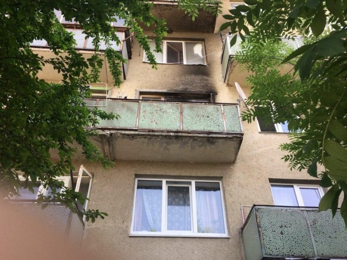 5 людей вивели з сусідніх квартир: рятувальники розповіли подробиці пожежі у Мукачеві – 01 5 людей вивели з сусідніх квартир: рятувальники розповіли подробиці пожежі у Мукачеві – 01