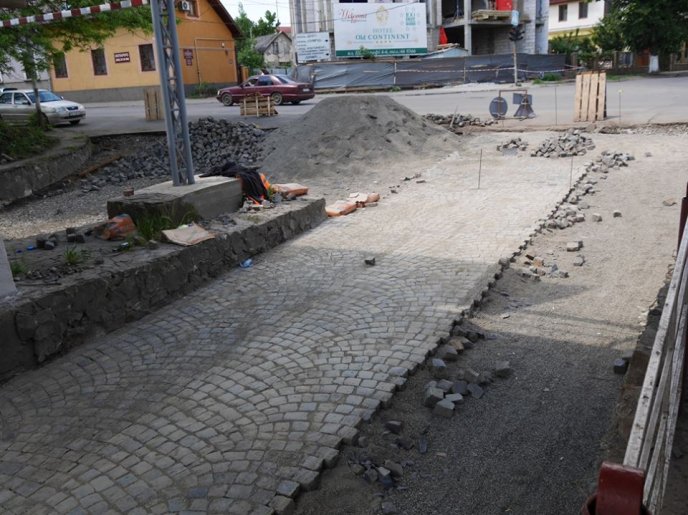 На вулиці Антонівській в Ужгороді триває капітальний ремонт – 01