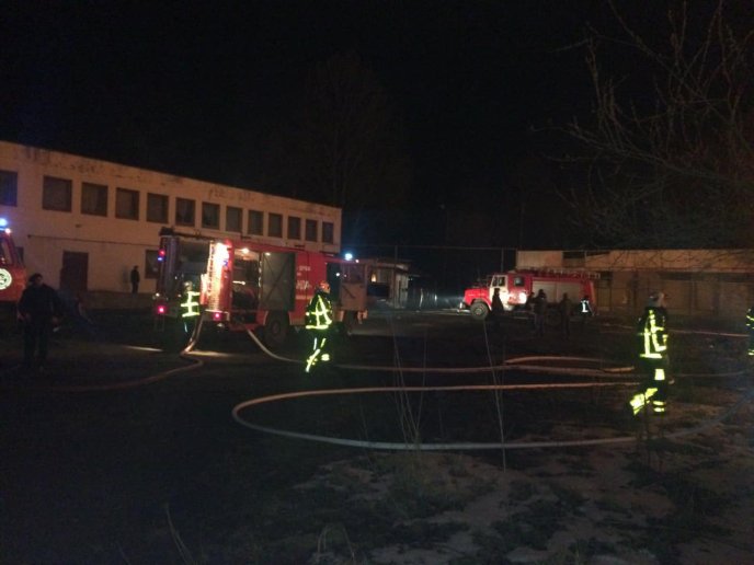 Цієї ночі у Кольчині горів деревообробний цех – 03