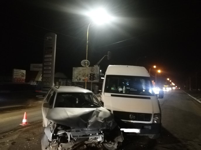 В Ужгороді трапилася масштабна аварія: є постраждалі – 05