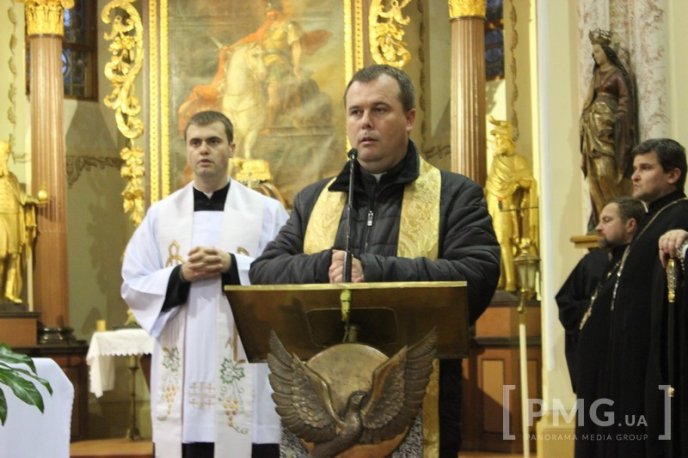 Яскраве святкування Дня святого Мартина у Мукачеві: парад ліхтариків, лицарські бої та вогняне шоу – 01 Яскраве святкування Дня святого Мартина у Мукачеві: парад ліхтариків, лицарські бої та вогняне шоу – 01