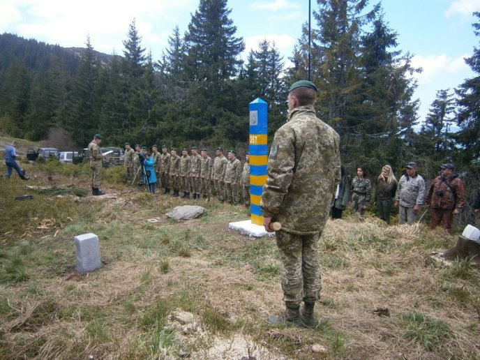 Закарпатські прикордонники заклали на горі Піп-Іван Капсулу Часу – 02