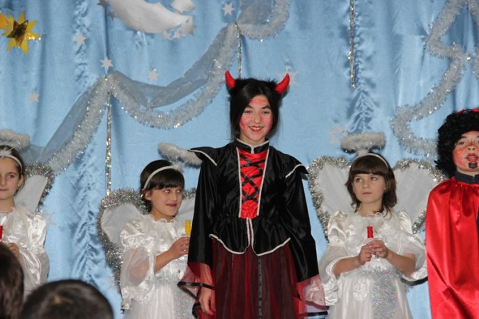 Вихованці Великоберезнянської школи-інтернат отримали подарунки від святого Миколая – 09