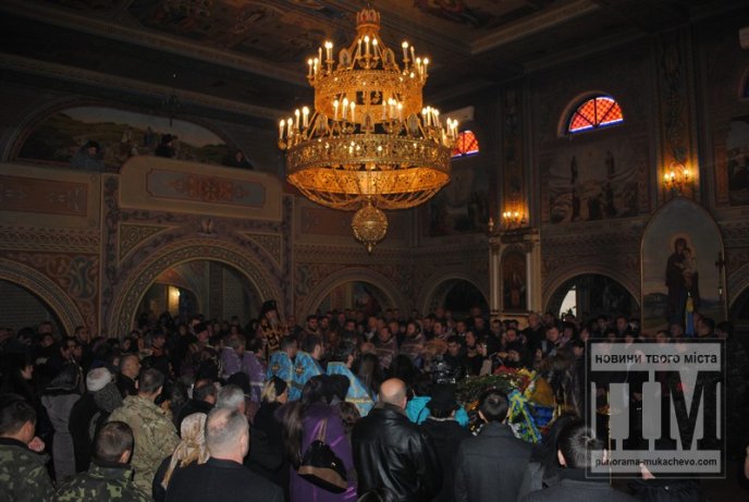 Мукачівці попрощались з відданим сином рідної землі Павлом Стецем (ФОТО) – 05