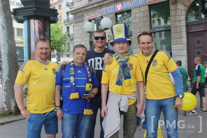 Вулиці Ліона вщерть переповнені українськими уболівальниками – 09