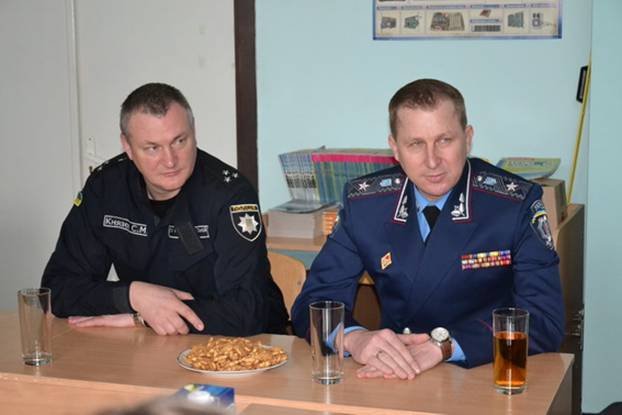 Головний поліцейський Закарпаття разом зі своїм донецьким колегою гостювали у Юридичному ліцеї імені Ярослава Кондратьєва – 07 Головний поліцейський Закарпаття разом зі своїм донецьким колегою гостювали у Юридичному ліцеї імені Ярослава Кондратьєва – 07