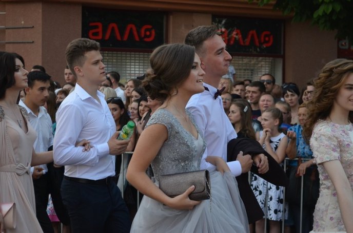 Двадцять випускників Мукачева отримали грошові премії  – 07