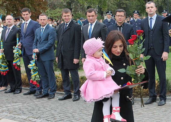 Ужгородці урочисто відзначили День захисника України – 06