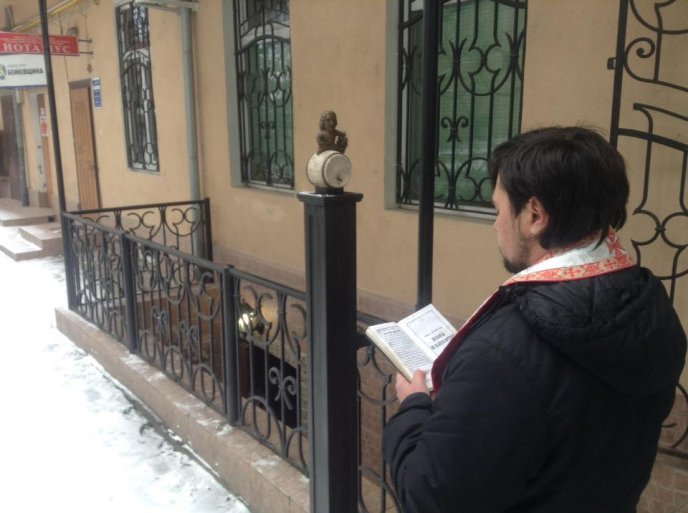 В Ужгороді освятили нові міні-скульптурки міста – 10