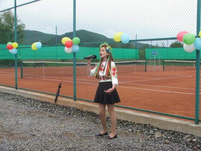 В селищі Кольчино урочисто відкрили сучасний тенісний корт – 10