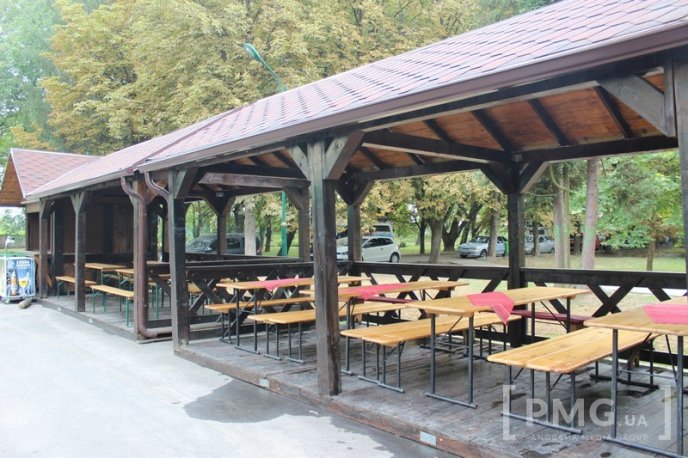 У парку "Перемога" завершується підготовка до фестивалю "Варишське пиво" – 05