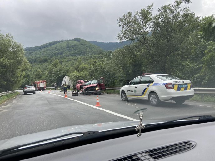 На Закарпатті трапилась страхітлива аварія: шокуючі фото з місця події – 01