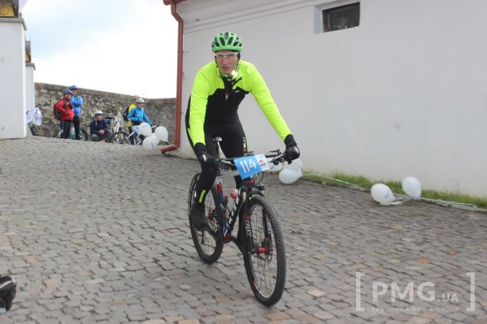 У Мукачівському замку стартував МТБ-марафон "Три замки Закарпаття" – 07