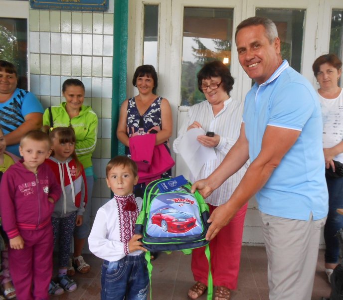 На Рахівщині триває акція для майбутніх школярів – 06