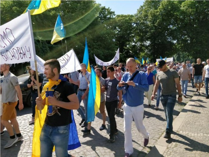 Жителі району знову влаштували в Ужгороді пікет – 02