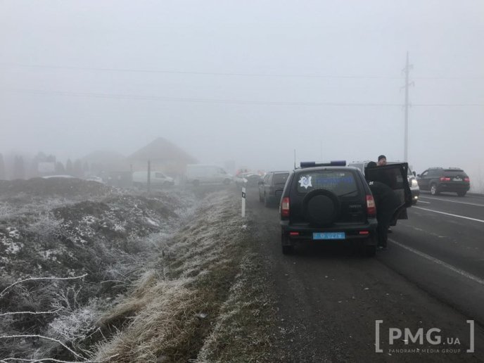 Поблизу Червеньова трапилась ДТП. Рух трасою ускладнено – 03