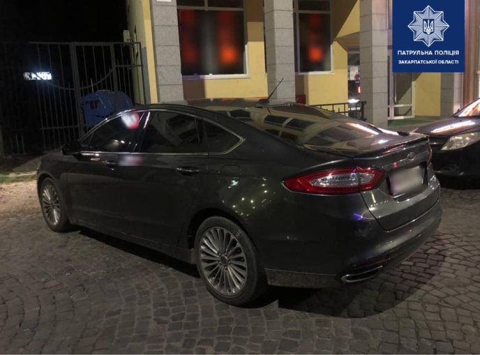 В Ужгороді трапився неприємний інцидент: шукають очевидців – 02