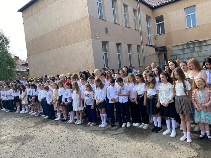 У школах Мукачівської громади пролунав останній дзвоник – 04