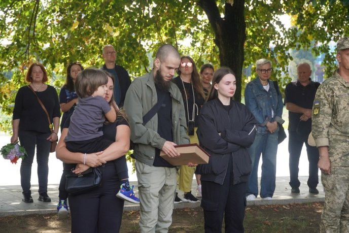 Поховали 39-річного військового, який загинув на Донеччині – 02 Поховали 39-річного військового, який загинув на Донеччині – 02