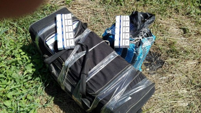 Прикордонники завадили тютюновій контрабанді – 02 Прикордонники завадили тютюновій контрабанді – 02