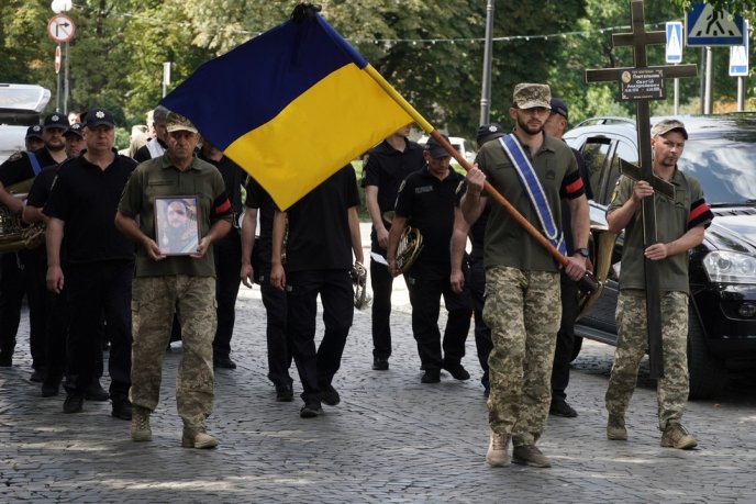 Поховали 51-річного захисника, який загинув у бою за Україну – 01