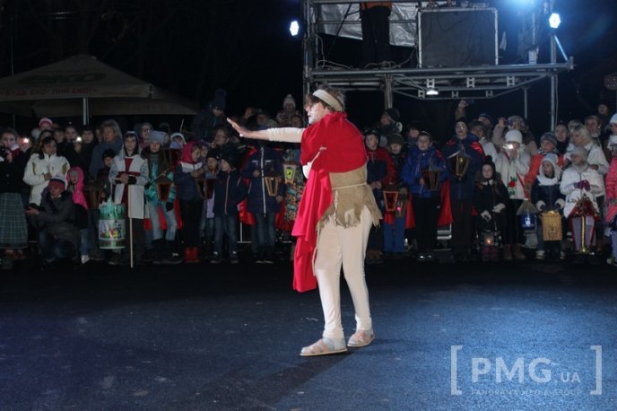Яскраве святкування Дня святого Мартина у Мукачеві: парад ліхтариків, лицарські бої та вогняне шоу – 73 Яскраве святкування Дня святого Мартина у Мукачеві: парад ліхтариків, лицарські бої та вогняне шоу – 73