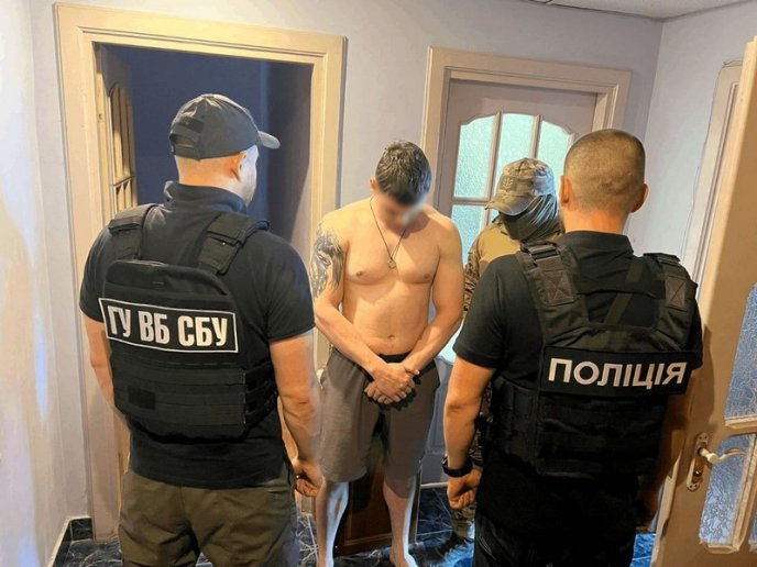 Резонансне викриття у Мукачеві: поліція показала відео затримання – 02