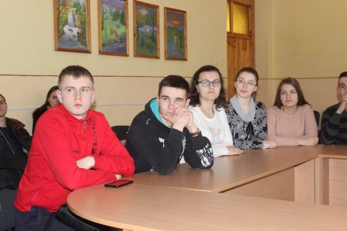 Школярам Горондівської ЗОШ розповіли про закулісся радіожурналістики – 03