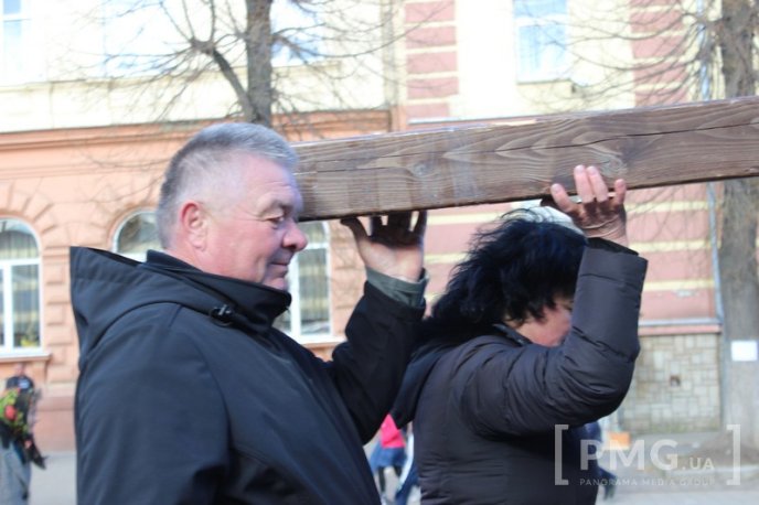 У Мукачеві католики двох обрядів пройшли Хресну Дорогу – 06 У Мукачеві католики двох обрядів пройшли Хресну Дорогу – 06