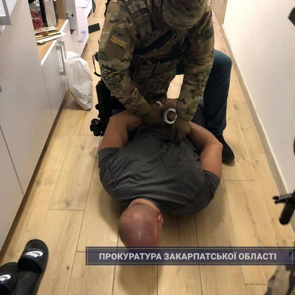 На Закарпатті викрито небезпечне злочинне угруповання, одним із учасників якого є депутат – 07