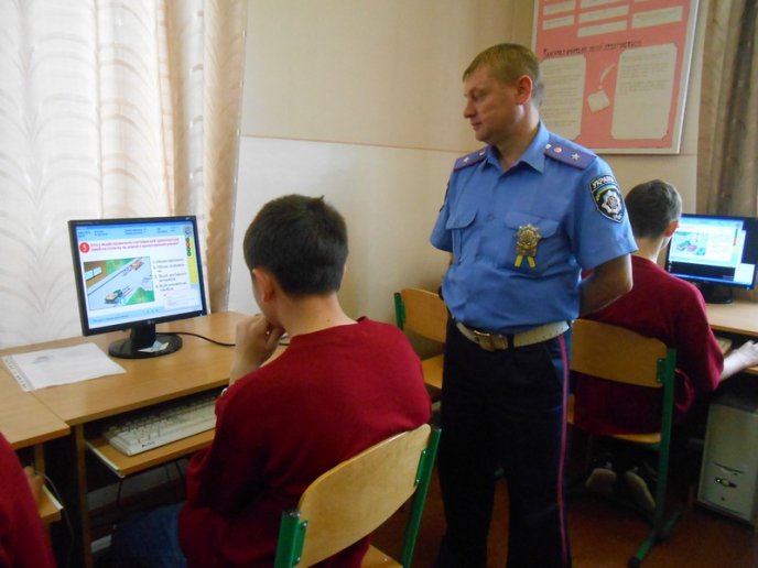 В Мукачеві визначили кращу команду Юних інспекторів дорожнього руху серед навчальних закладів міста (ФОТО) – 01