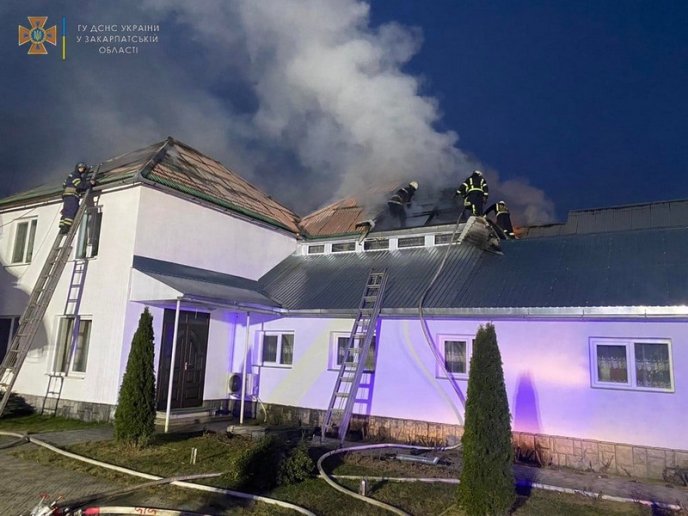 На Закарпатті рано-вранці горів жіночий монастир – 01