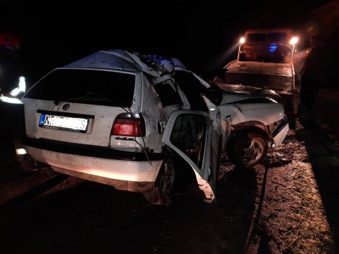 Тіло вирізали із понівеченого авто: опубліковано фото з місця смертельної ДТП – 02