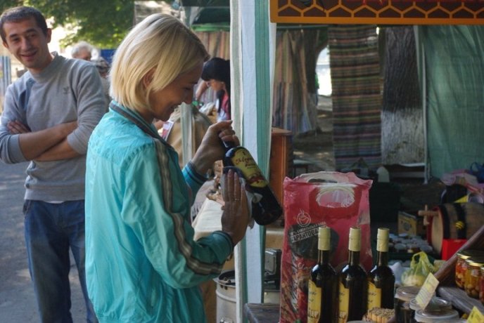 В Ужгороді ласують солодким продуктом на "Медовому Спасі" (ФОТОРЕПОРТАЖ) – 09