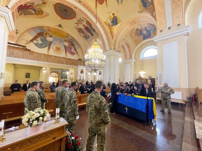 Мукачево попрощалося з 51-річним захисником – 05