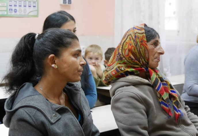На базі школи №14 в Ужгороді стартує освітній проект для дорослих ромів – 05