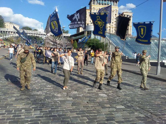 Вулицями Києва пройшла хода на честь закарпатця, який загинув у зоні АТО – 03