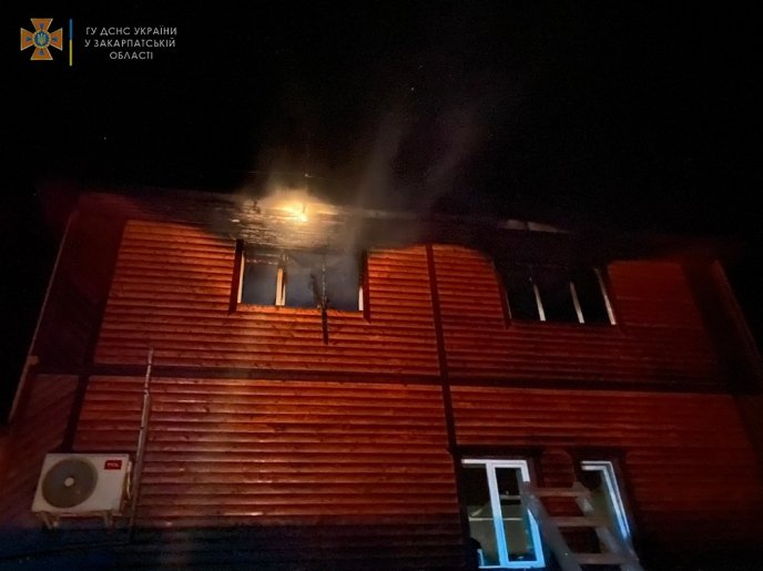 На Закарпатті горів кондитерський цех пекарні  – 04