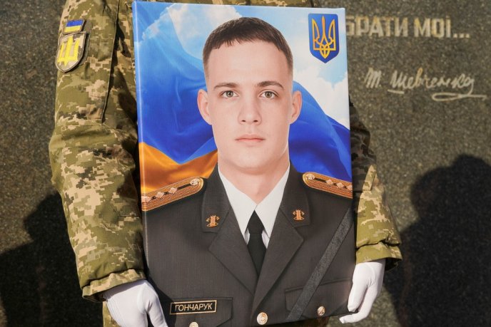 В Ужгороді поховали 25-річного захисника – 01