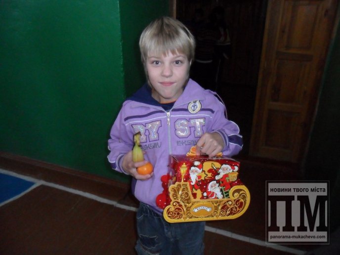 "Різдвяну радість" закарпатським дітям-сиротам дарують благодійники з Норвегії (ФОТО) – 01