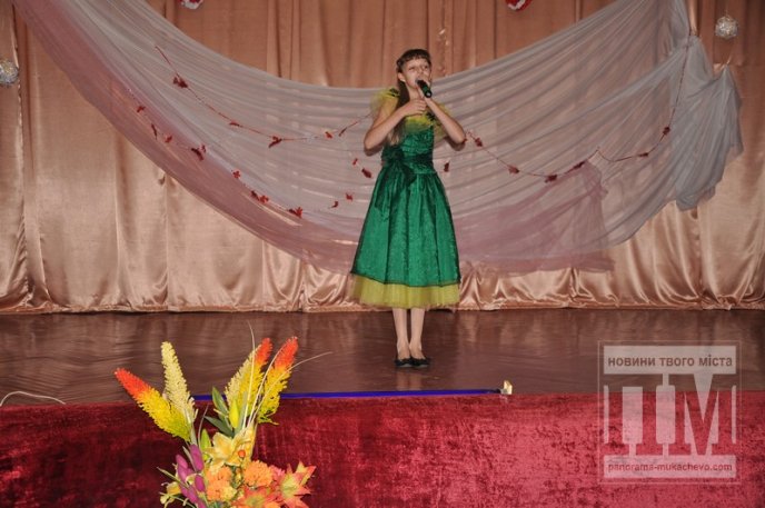 У міському Будинку школярів вітали ветеранів педагогічної ниви (ФОТО) – 08