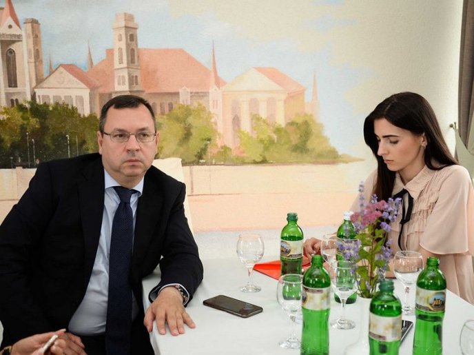 Роль громадських організацій в консолідації українського суспільства обговорювали в Мукачеві – 12