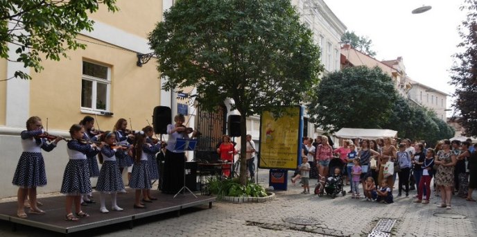 Для любителів ласощів в Ужгороді з’явилася «Солодка вулиця» – 12